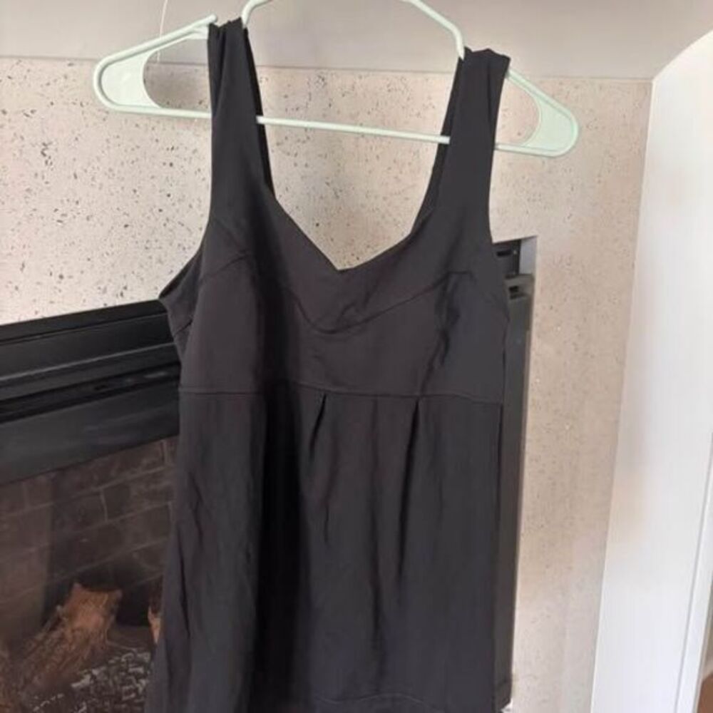 Lululemon- black elevate tank w/ cinch‎ waistband tank- size 10-